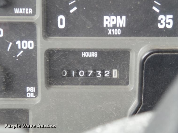 image for item DC7353 2001 International 4900 dump truck