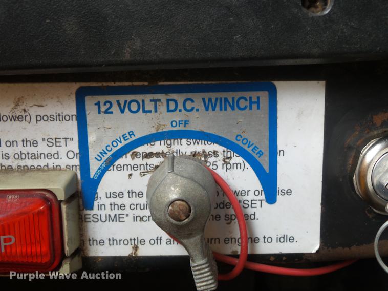 image for item DC7353 2001 International 4900 dump truck