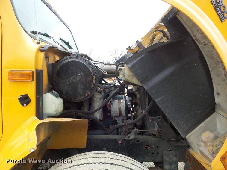 image for item DC7353 2001 International 4900 dump truck