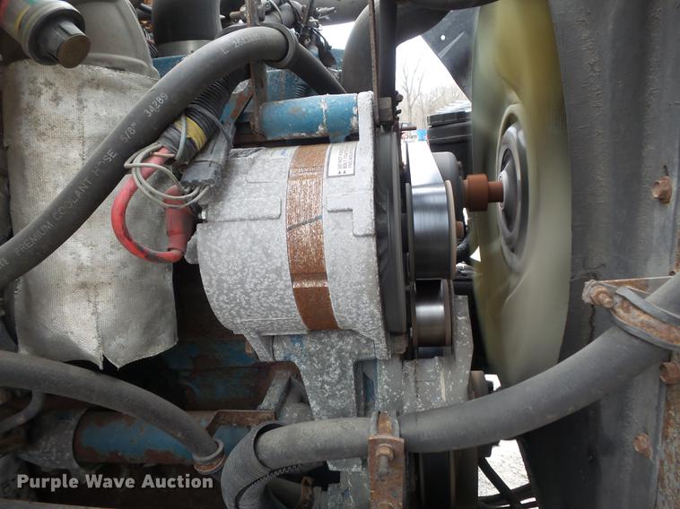 image for item DC7353 2001 International 4900 dump truck