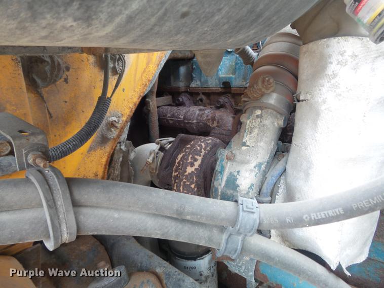 image for item DC7353 2001 International 4900 dump truck