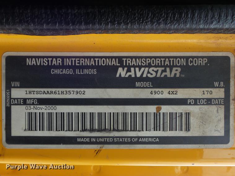 image for item DC7353 2001 International 4900 dump truck