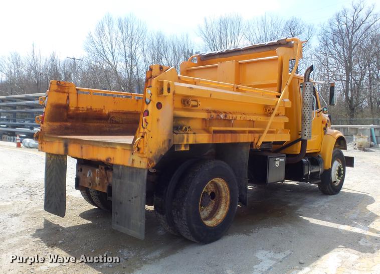 image for item DC7354 2000 International 4900 dump truck