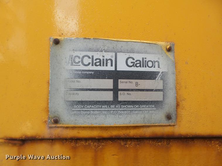 image for item DC7354 2000 International 4900 dump truck