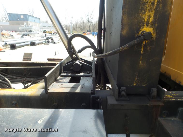 image for item DC7354 2000 International 4900 dump truck