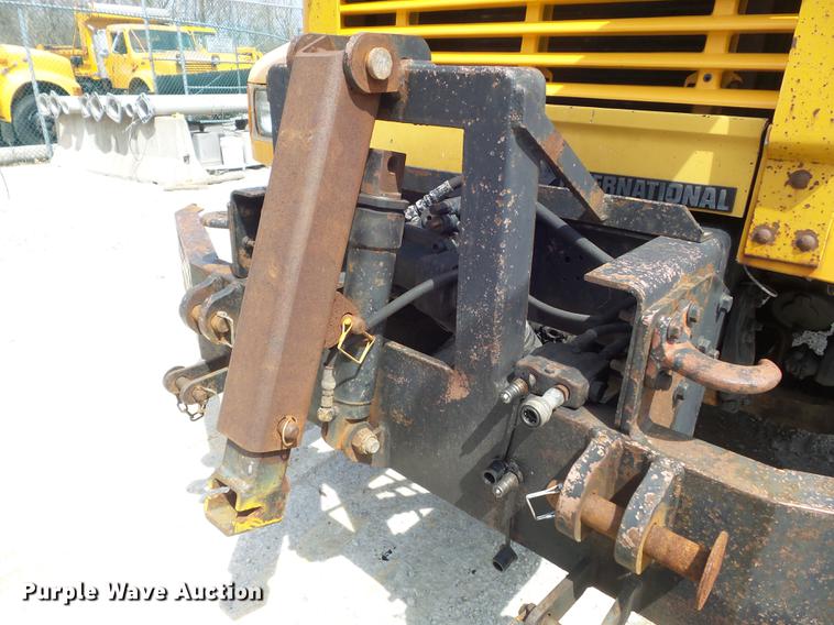 image for item DC7354 2000 International 4900 dump truck