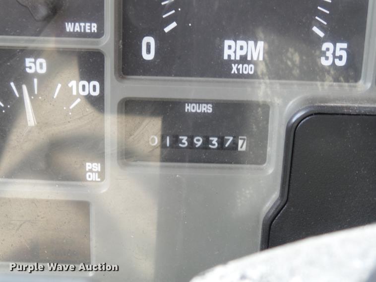 image for item DC7354 2000 International 4900 dump truck