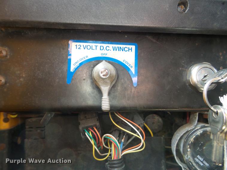 image for item DC7354 2000 International 4900 dump truck