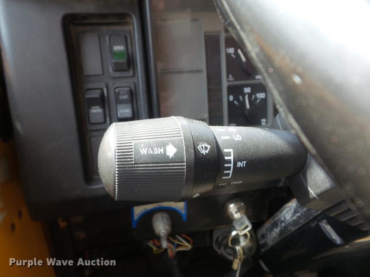 image for item DC7354 2000 International 4900 dump truck