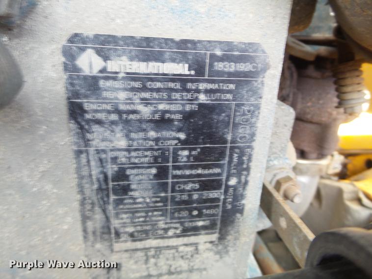 image for item DC7354 2000 International 4900 dump truck