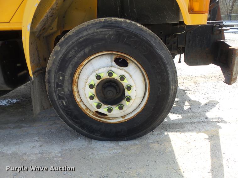 image for item DC7354 2000 International 4900 dump truck