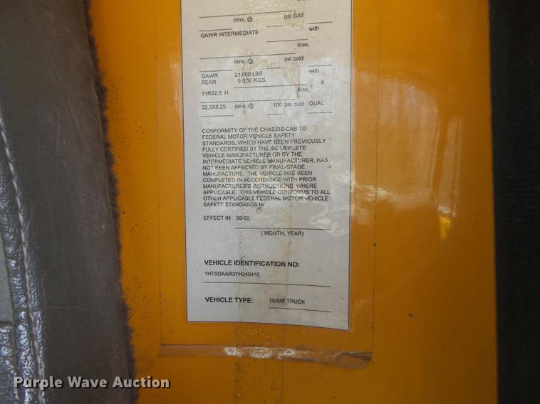 image for item DC7354 2000 International 4900 dump truck