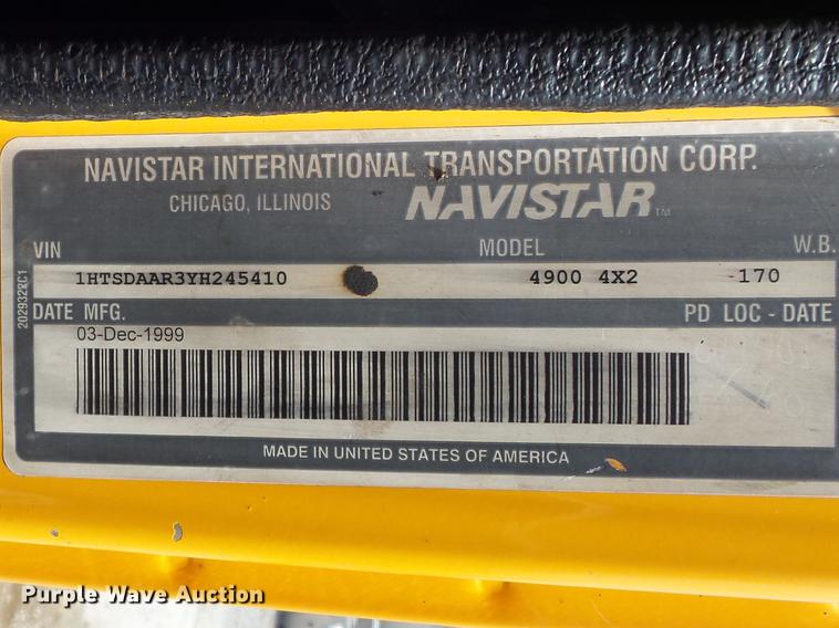 image for item DC7354 2000 International 4900 dump truck