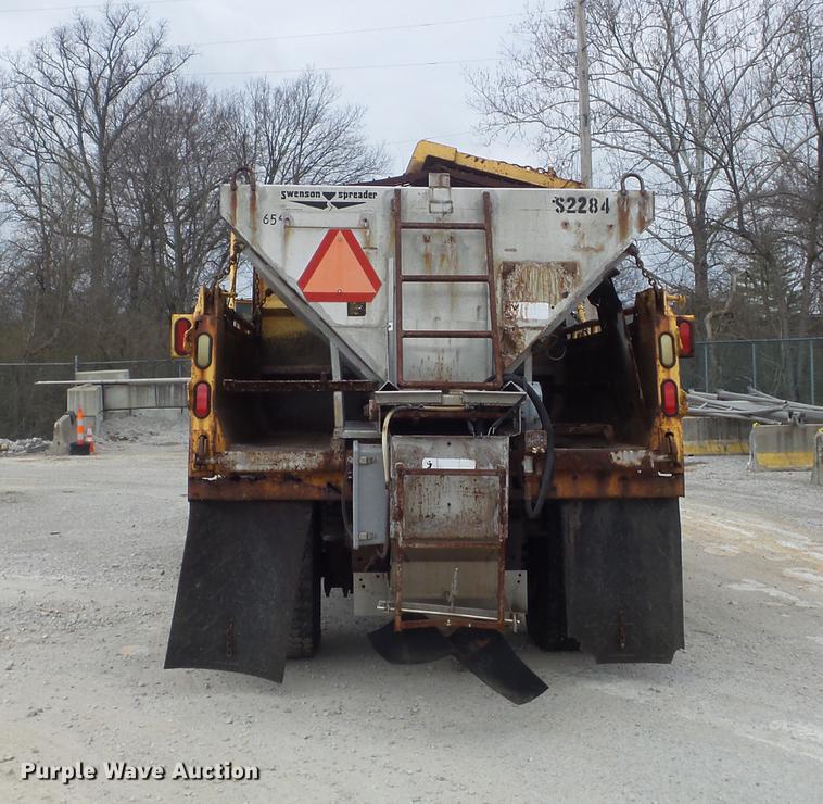 image for item DC7355 2000 International 4900 dump truck