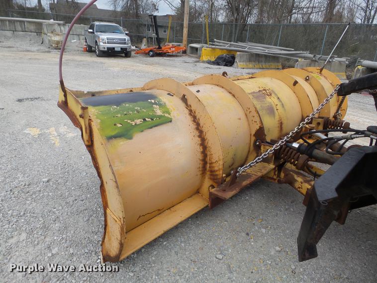 image for item DC7355 2000 International 4900 dump truck