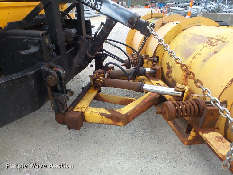 image for item DC7355 2000 International 4900 dump truck