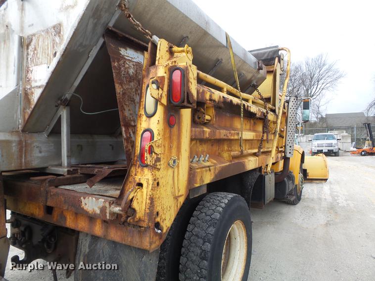 image for item DC7355 2000 International 4900 dump truck