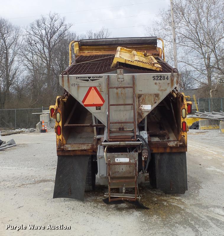 image for item DC7355 2000 International 4900 dump truck