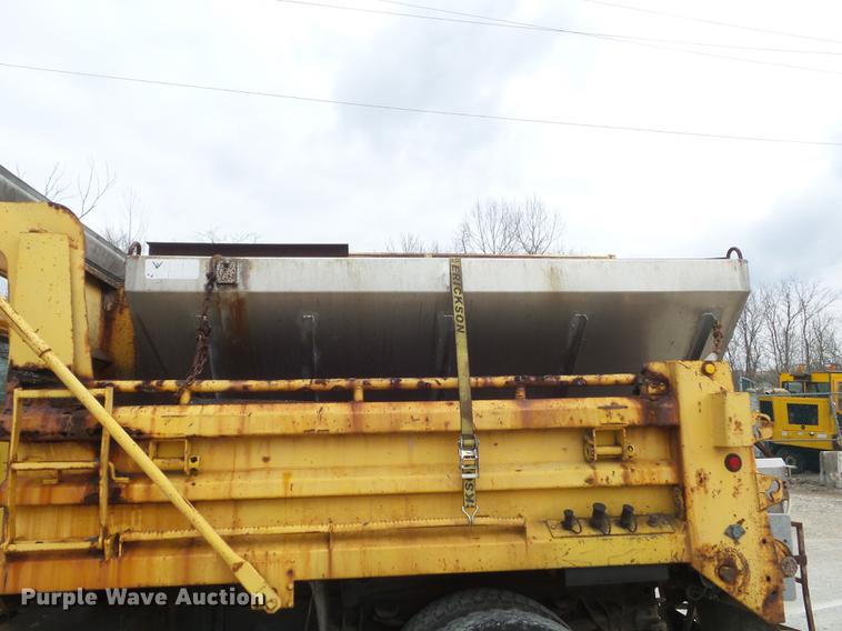 image for item DC7355 2000 International 4900 dump truck