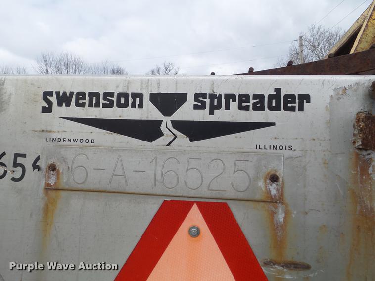 image for item DC7355 2000 International 4900 dump truck