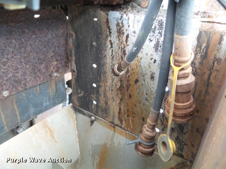 image for item DC7355 2000 International 4900 dump truck