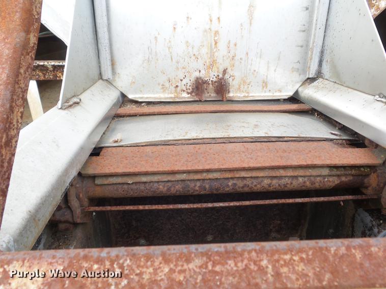 image for item DC7355 2000 International 4900 dump truck