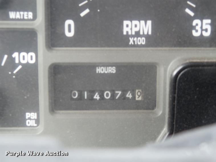 image for item DC7355 2000 International 4900 dump truck