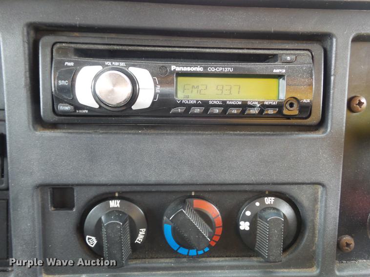 image for item DC7355 2000 International 4900 dump truck