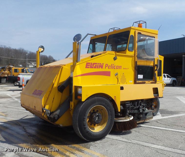 image for item DC7356 2005 Elgin Pelican P Series sweeper