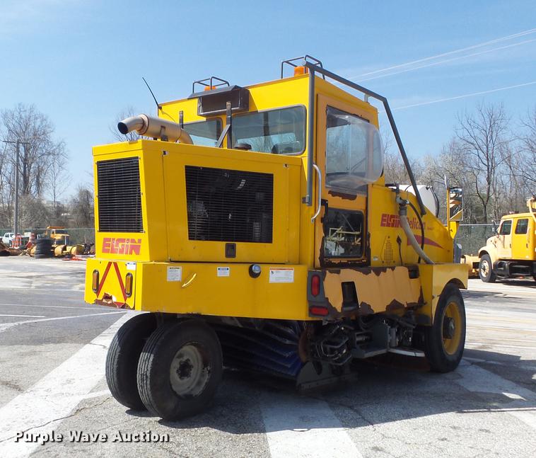 image for item DC7356 2005 Elgin Pelican P Series sweeper