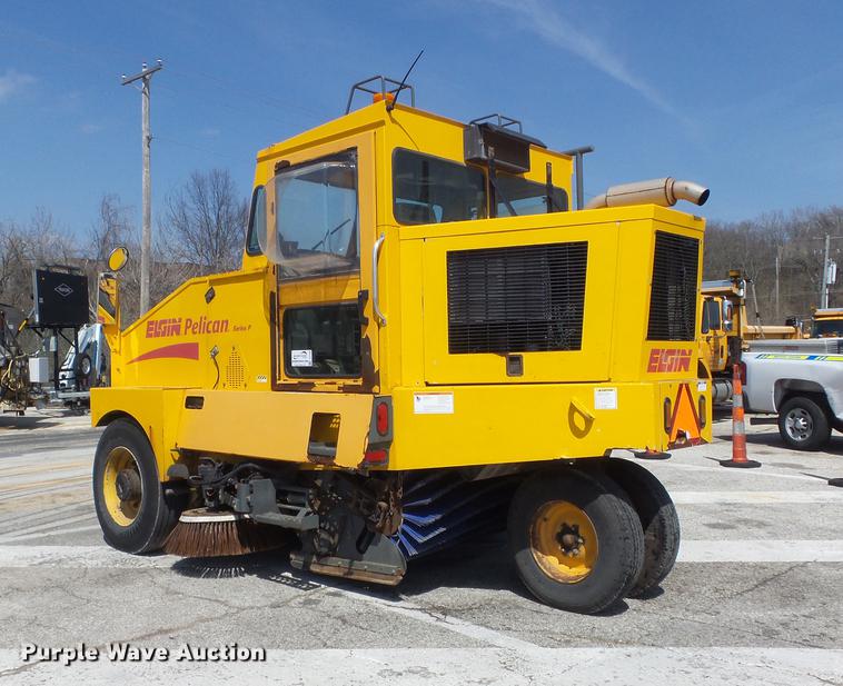 image for item DC7356 2005 Elgin Pelican P Series sweeper