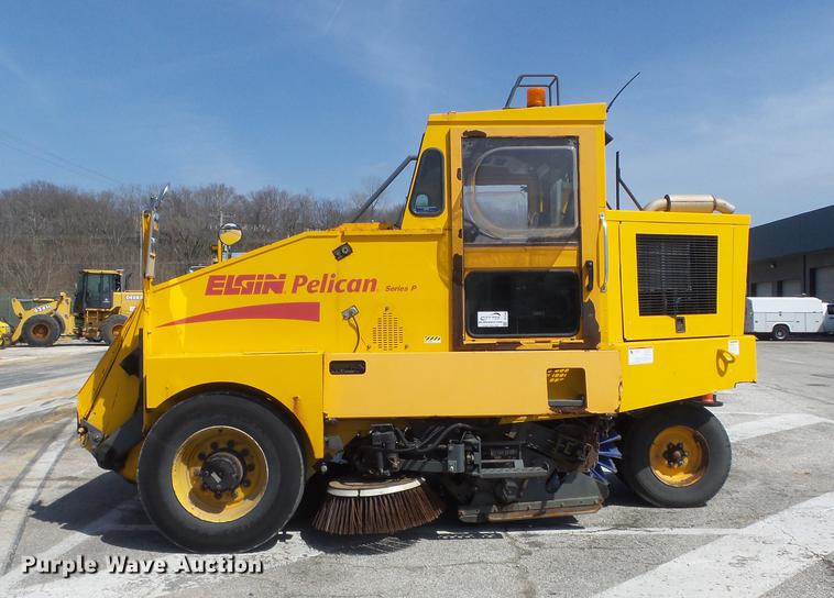 image for item DC7356 2005 Elgin Pelican P Series sweeper