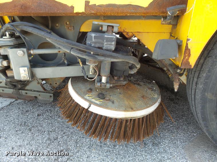image for item DC7356 2005 Elgin Pelican P Series sweeper