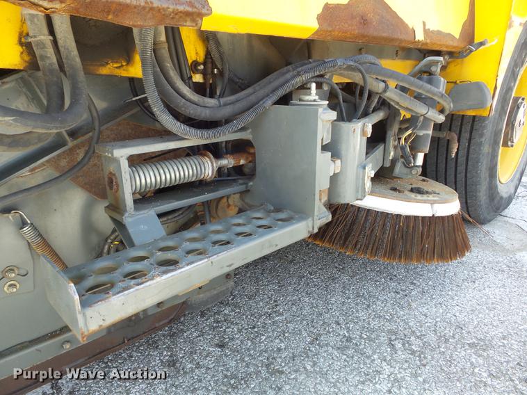 image for item DC7356 2005 Elgin Pelican P Series sweeper