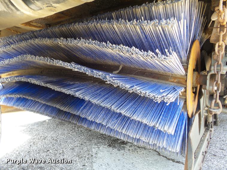 image for item DC7356 2005 Elgin Pelican P Series sweeper