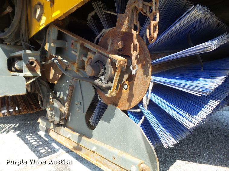 image for item DC7356 2005 Elgin Pelican P Series sweeper