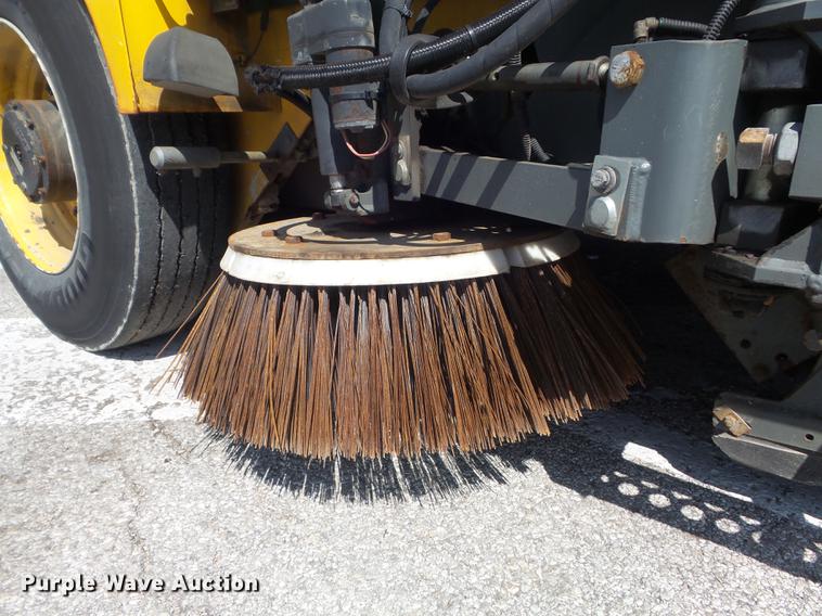 image for item DC7356 2005 Elgin Pelican P Series sweeper