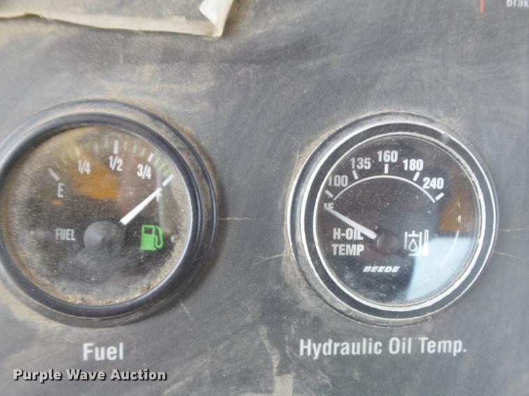 image for item DC7356 2005 Elgin Pelican P Series sweeper