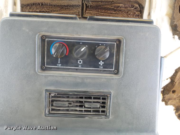 image for item DC7356 2005 Elgin Pelican P Series sweeper