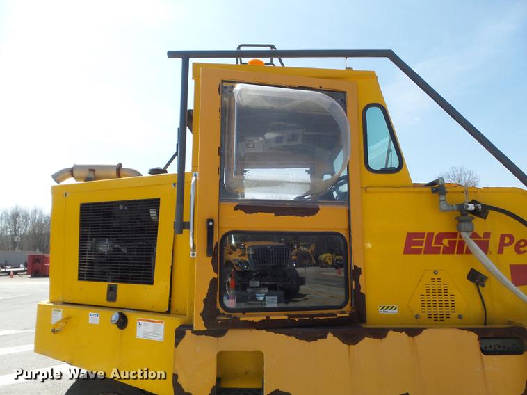 image for item DC7356 2005 Elgin Pelican P Series sweeper