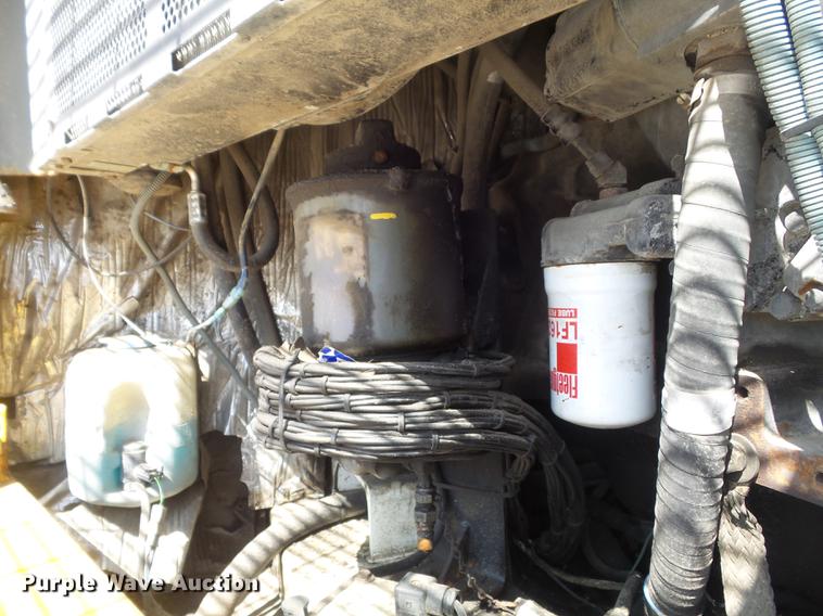 image for item DC7356 2005 Elgin Pelican P Series sweeper