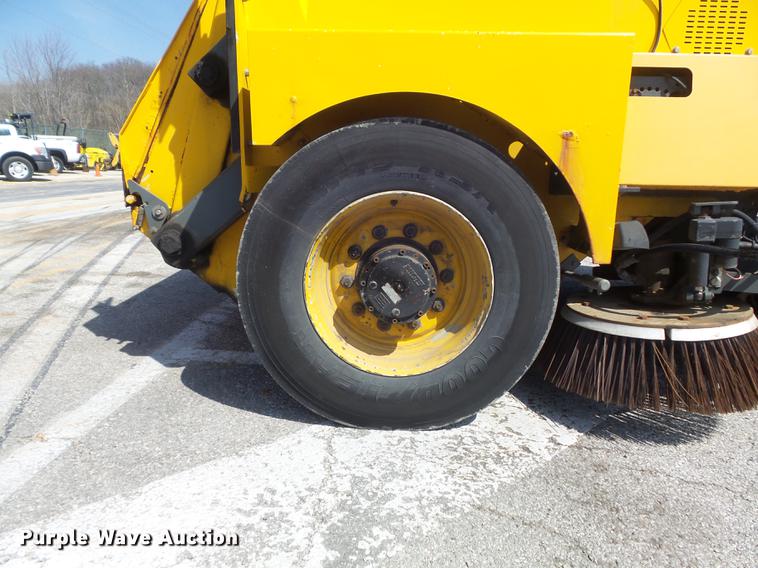 image for item DC7356 2005 Elgin Pelican P Series sweeper