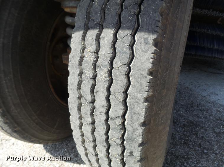 image for item DC7356 2005 Elgin Pelican P Series sweeper