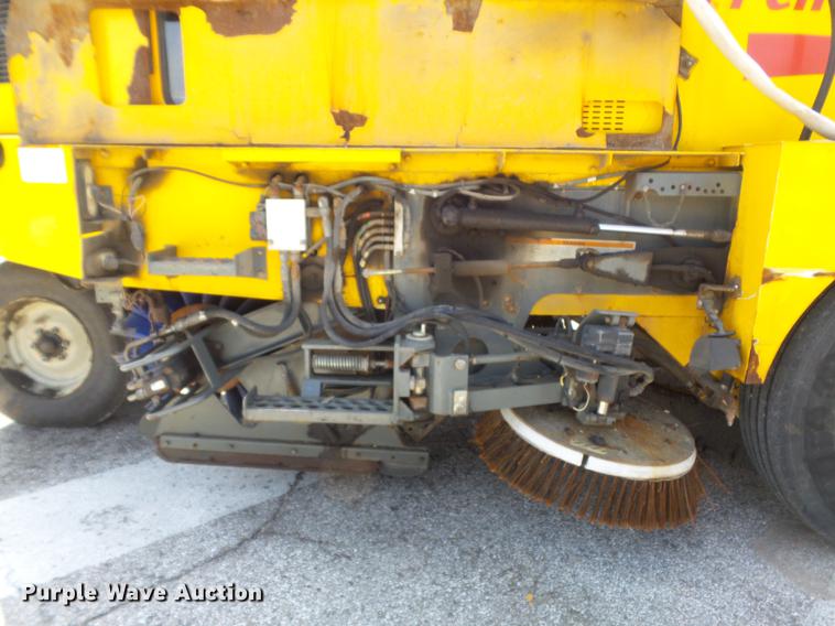 image for item DC7356 2005 Elgin Pelican P Series sweeper