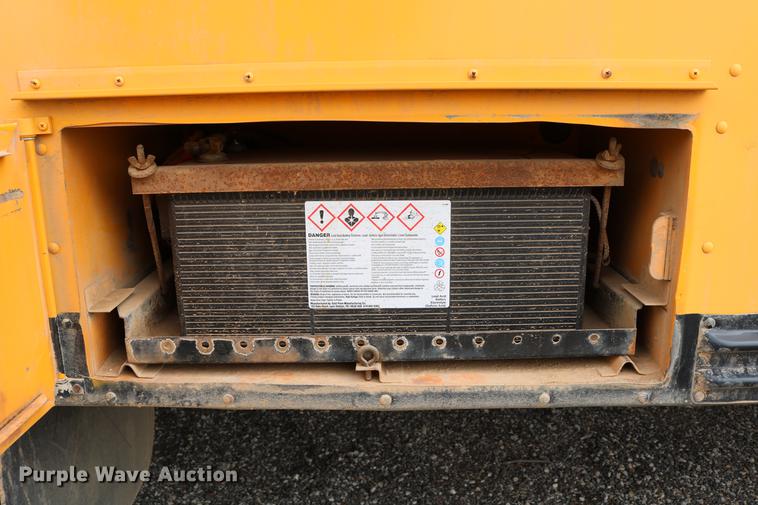 image for item DC7651 2002 Blue Bird school bus