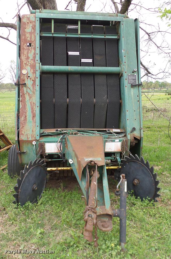 image for item DD1296 1987 John Deere 430 round baler