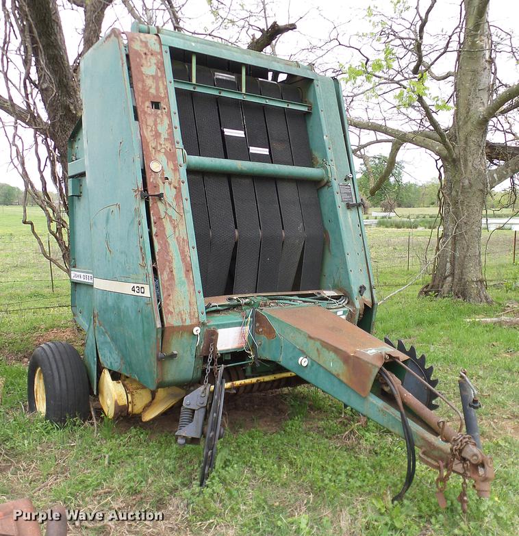 image for item DD1296 1987 John Deere 430 round baler