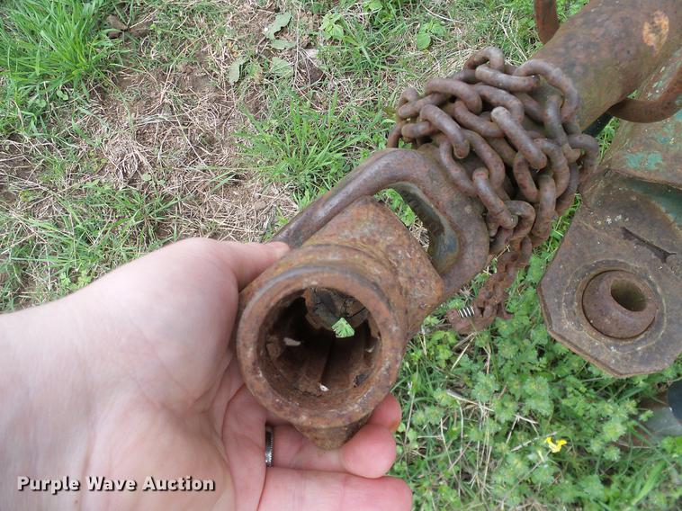 image for item DD1296 1987 John Deere 430 round baler