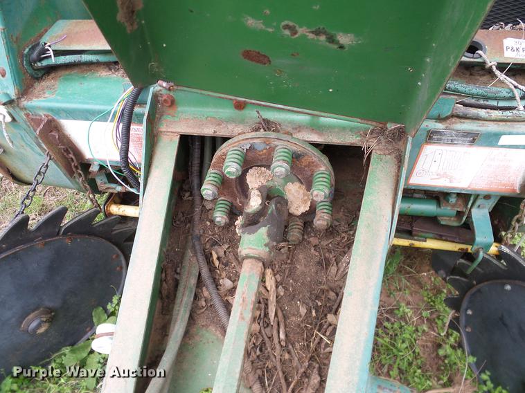 image for item DD1296 1987 John Deere 430 round baler