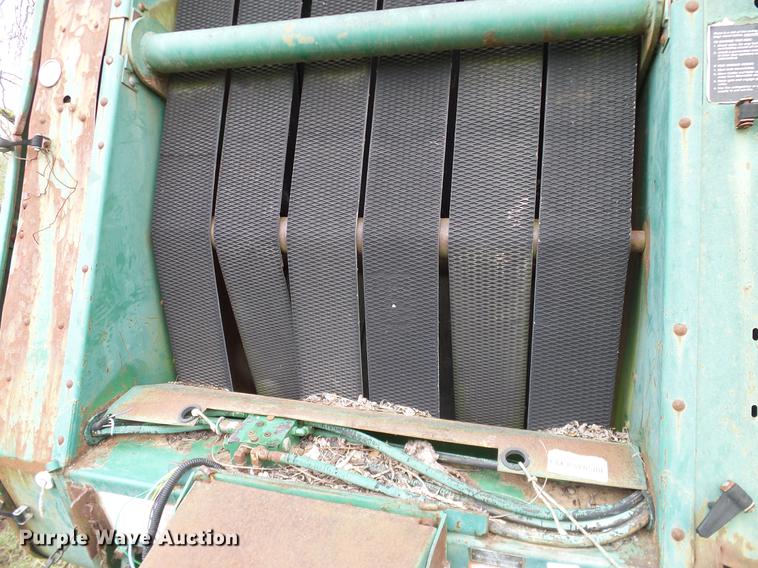 image for item DD1296 1987 John Deere 430 round baler